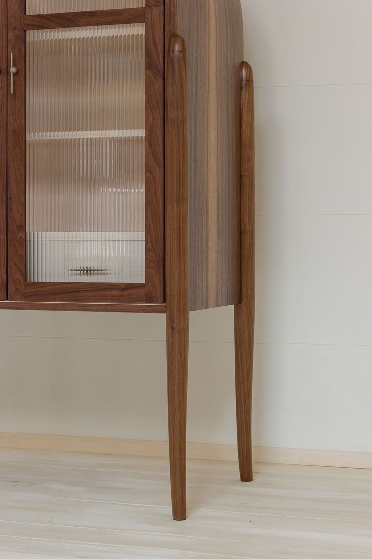 chân tủ TĐN84